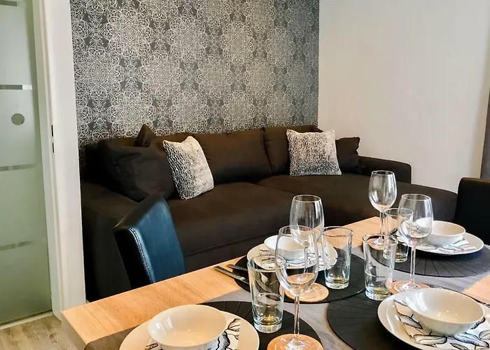 Schoene, Neue Ferienwohnung Am Rhein Und Mit Balkon