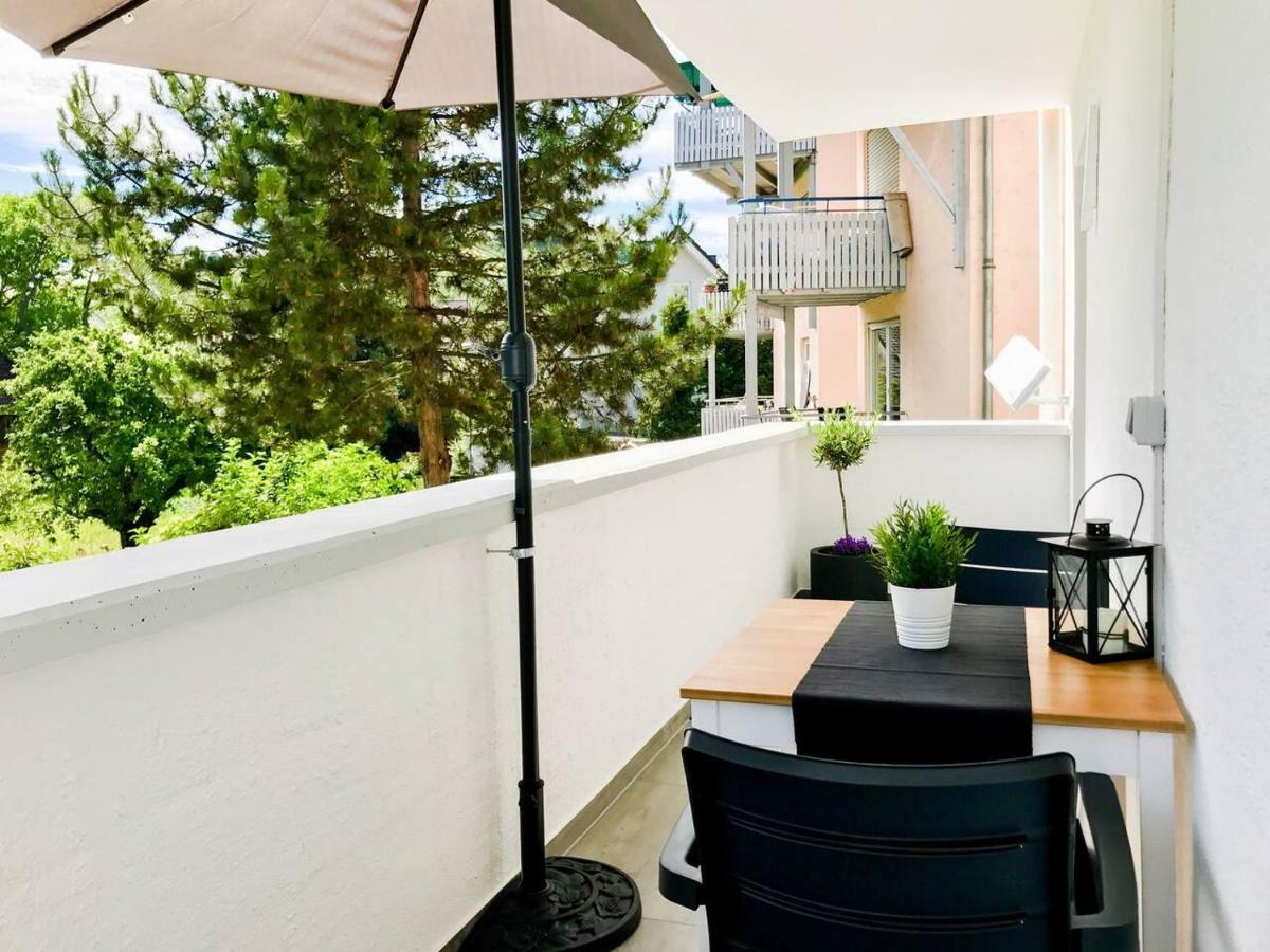 Appartement Schoene, Neue Am Rhein Und Mit Balkon *