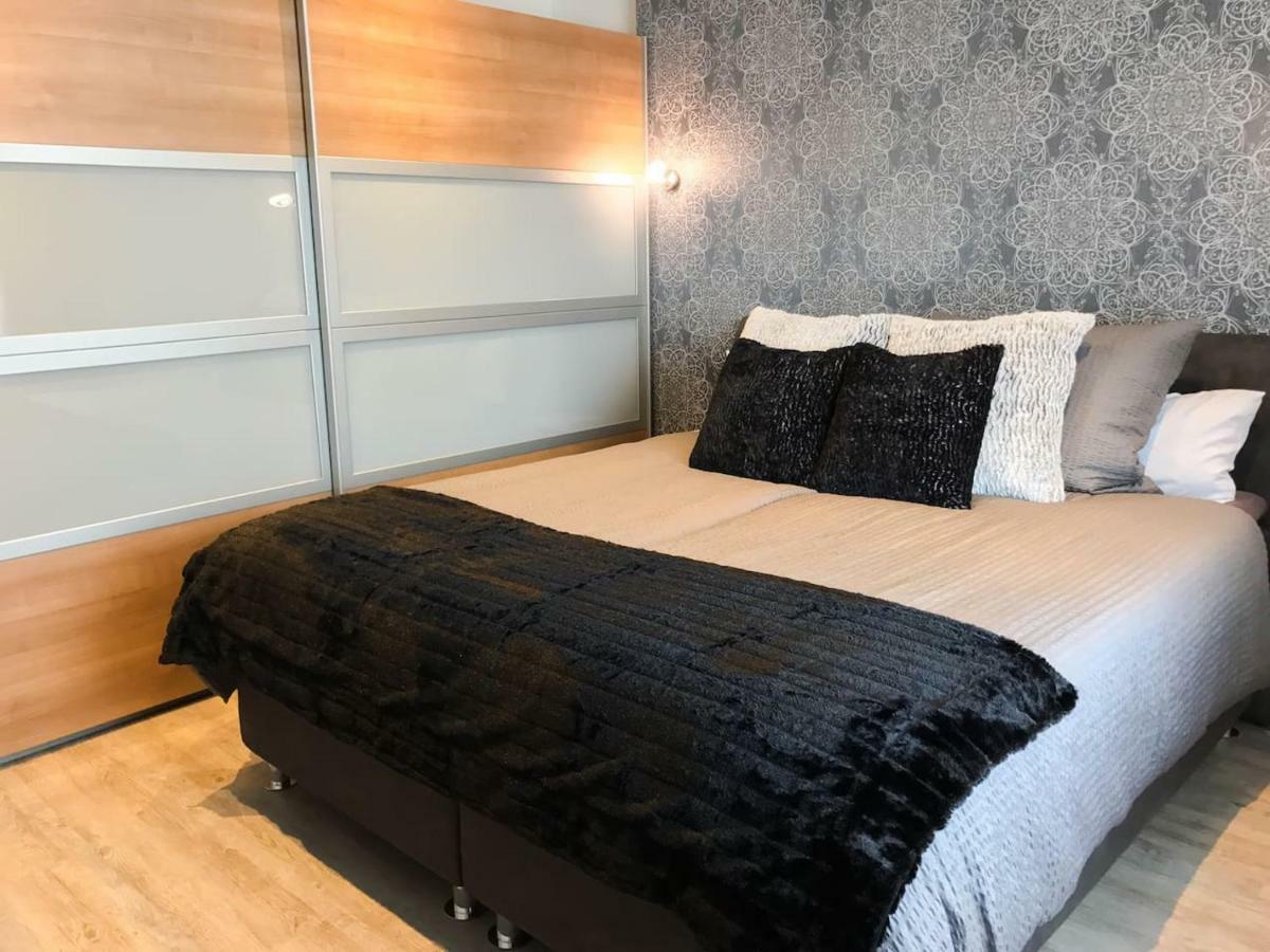 Appartement Schoene, Neue Am Rhein Und Mit Balkon *