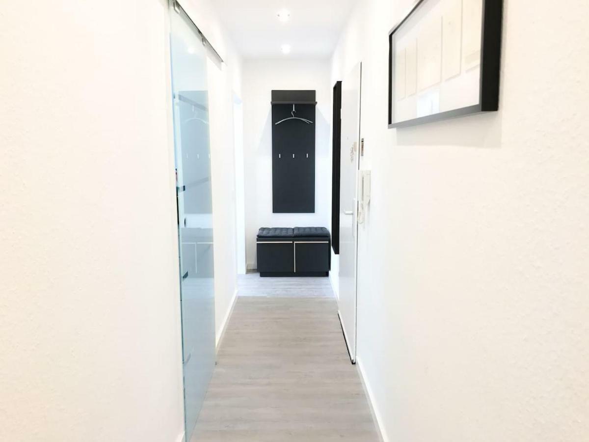 Schoene, Neue Am Rhein Und Mit Balkon *